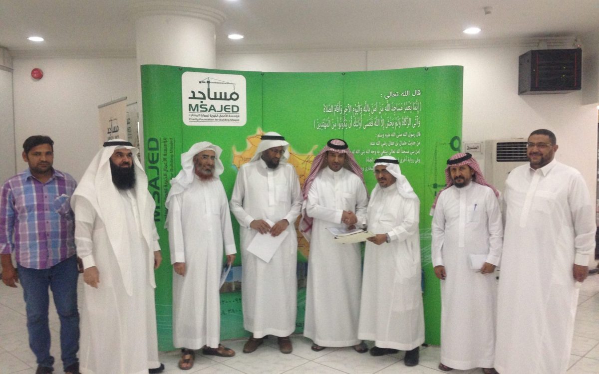 أكد أن «الريادة» خطتنا في عمارة المساجد د. العليان: يوقع عقد مشروع مسجد حي طويق بالرياض