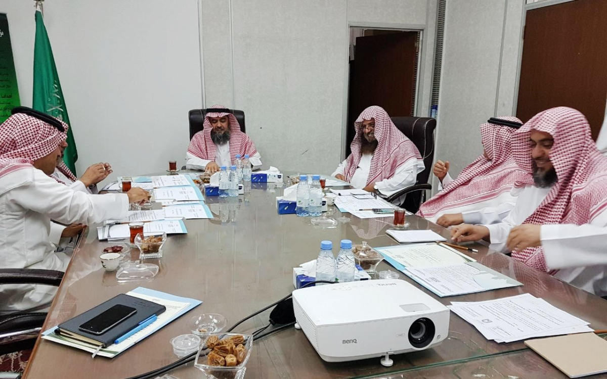 اللجنة الاستشارية التنفيذية لمؤسسة الأعمال الخيرية لعمارة المساجد تعقد اجتماعها الرابع والعشرين