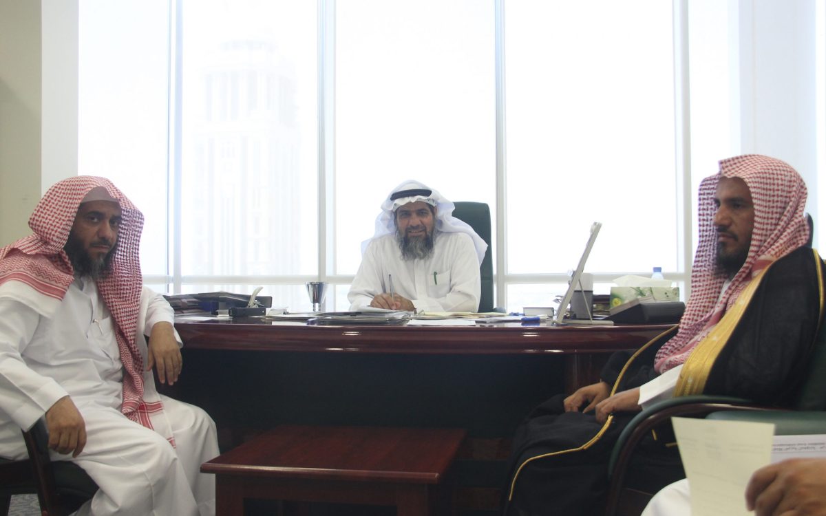 فضيلة رئيس المجلس في زيارة لمدير عام المؤسسات الخيرية في الداخل